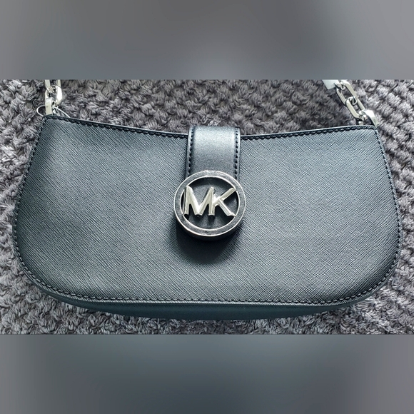 Michael Kors Handbag - Picture 1 of 6